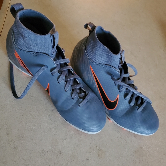 Nike cleats size - Picture 3 of 3